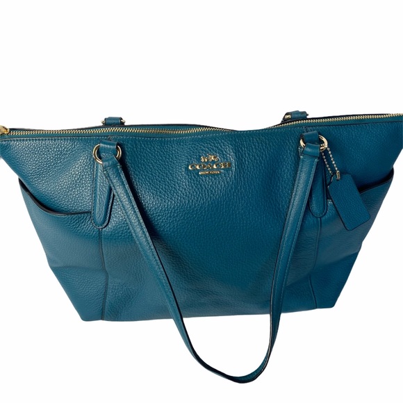 Coach Handbags - Coach Ava Pebble Tote